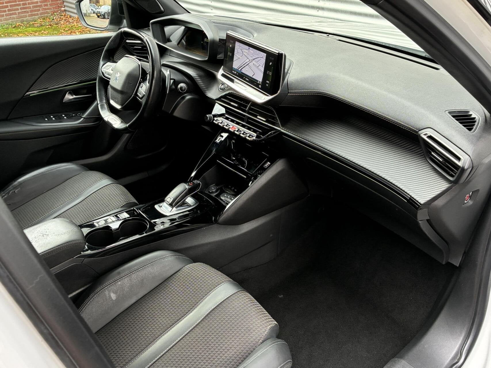 Peugeot 2008 1.2 PureTech GT Autom Carplay Led Camera Leer 2, Auto's, Gebruikt, Leder en Stof, Wit, Origineel Nederlands