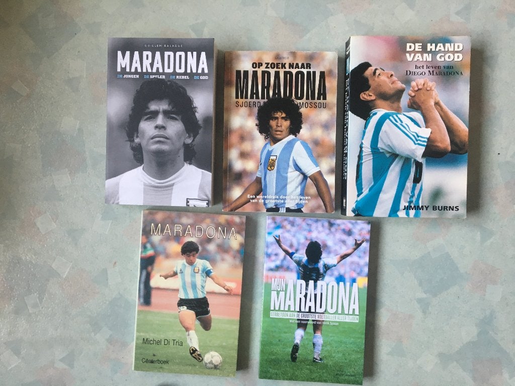 voetbalboeken- Maradona boeken ( 5 stuks ), Ophalen of Verzenden, Zo goed als nieuw, Balsport