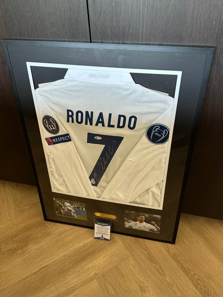Hand gesigneerd shirt Cristiano Ronaldo, met COA (Beckett), Buitenlandse clubs, Nieuw, Ophalen of Verzenden, Info@adidas.com