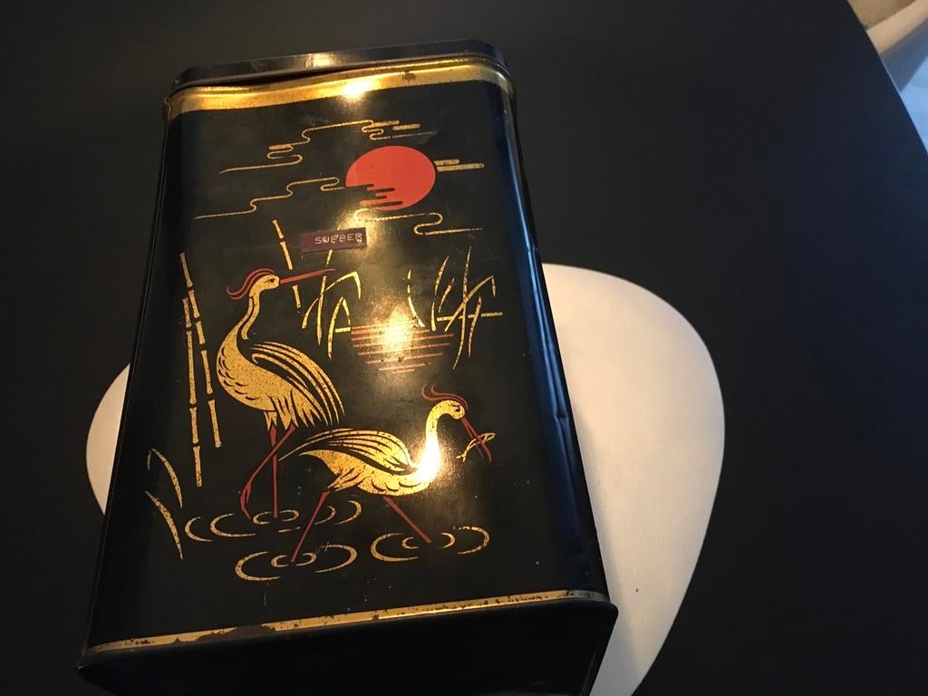 Zeldzaam Chinees hoog thee blik met kraanvogels en geisha's, Verzamelen, Blikken, Ophalen of Verzenden, Zo goed als nieuw