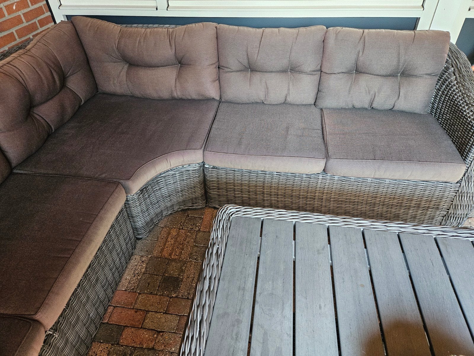 Loungeset met tafel - 2x2.5m bank, 1.7m tafel, Gebruikt, Ophalen of Verzenden, Loungeset, Wicker