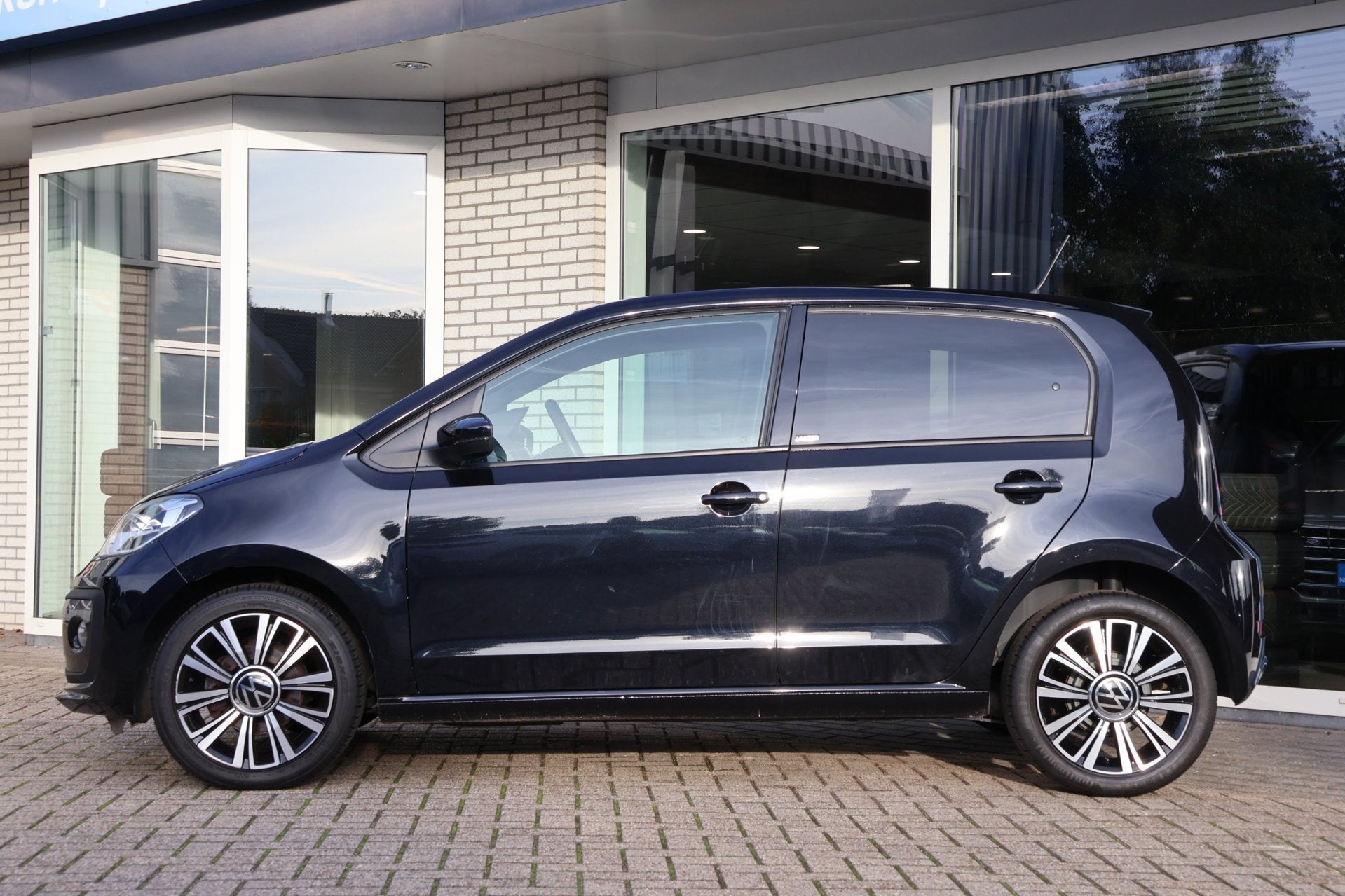 Foto 8 van Volkswagen UP! United Achteruitrijcamera Cruise-control Stoe