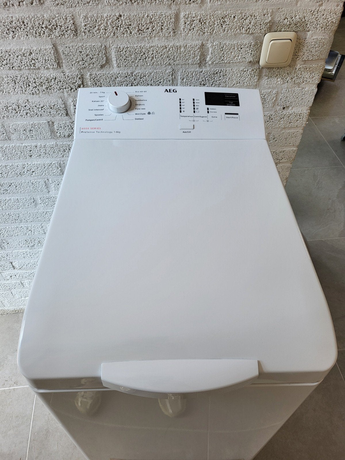 AEG 6000 Serie ProSense Bovenlader Wasmachine 6kg, Witgoed en Apparatuur, Wasmachines, Ophalen, 1200 tot 1600 toeren, 85 tot 90 cm