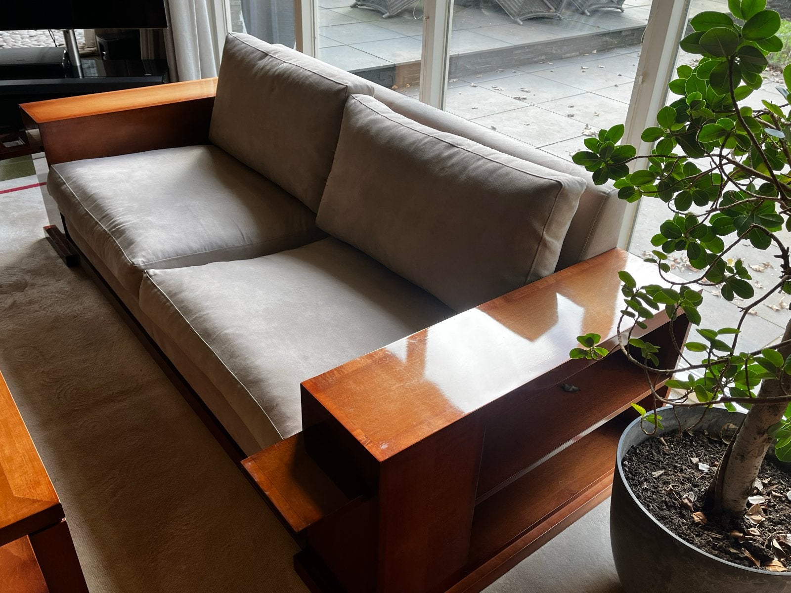 Grande bank met houten armleuningen, Ophalen, Driepersoons, 75 tot 100 cm, Zo goed als nieuw
