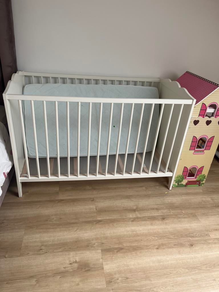 IKEA Ledikant met matras en accessoires, Ophalen of Verzenden, Zo goed als nieuw