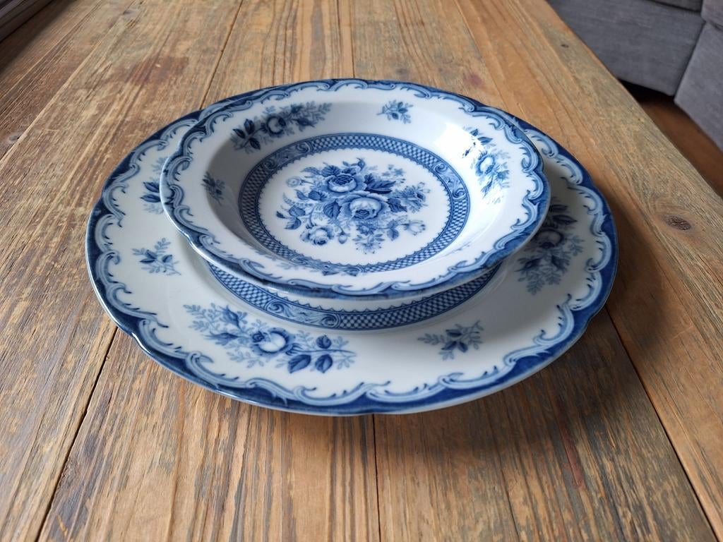 Vintage bordjes van Blue Rose Fine China, Antiek en Kunst, Antiek | Servies los, Ophalen of Verzenden