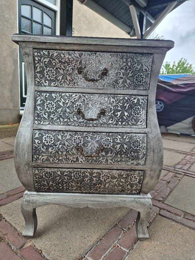 Zilver kleurig buikkastje met aluminium beslag rondom +top., Ophalen of Verzenden