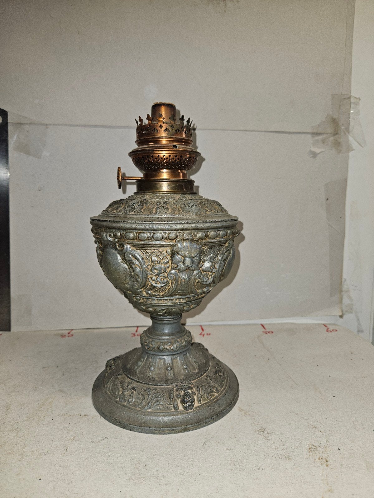 Antieke Neobarokke Petroleumlamp - Zinkgietwerk/Speelter, Ophalen of Verzenden