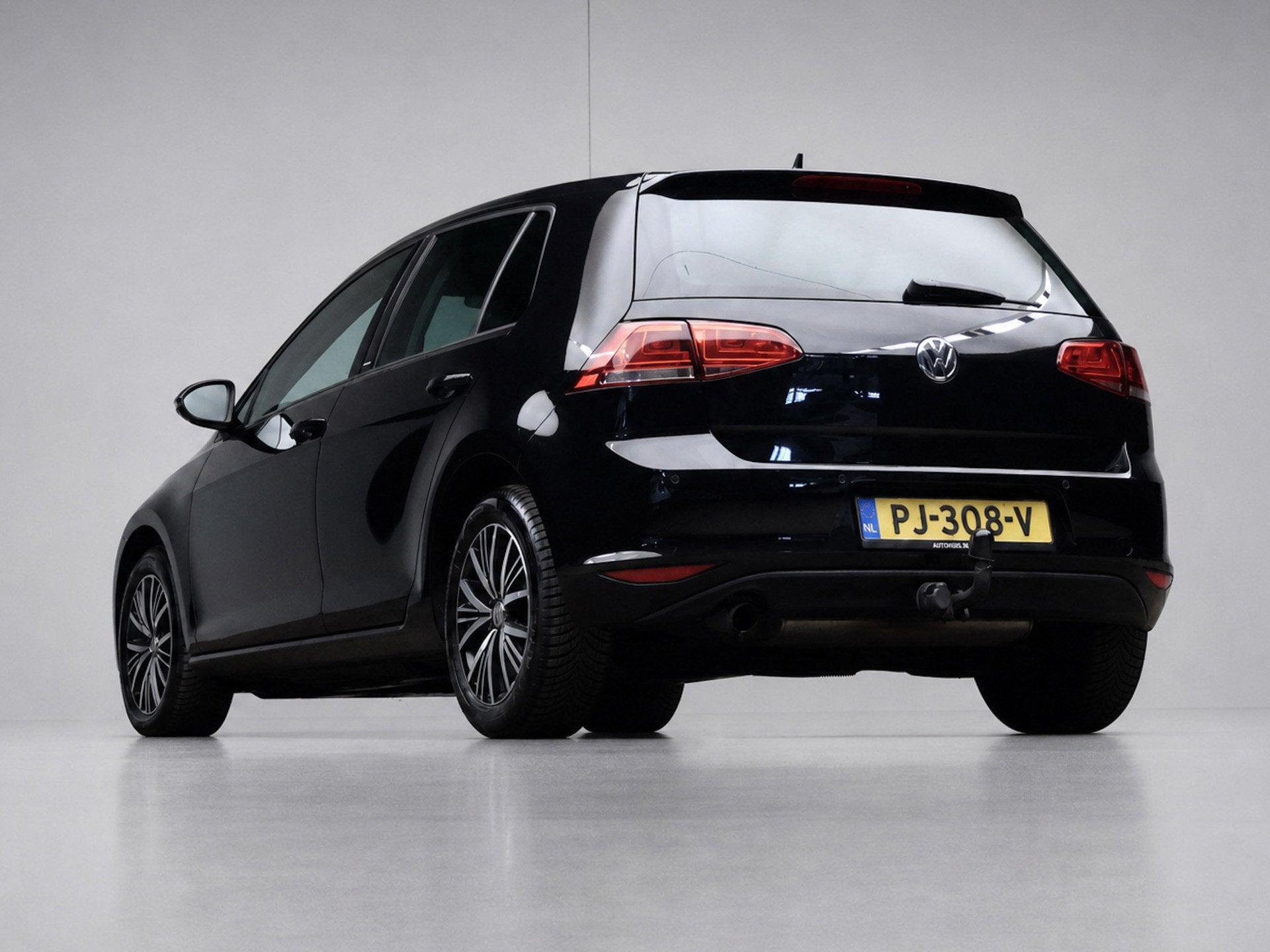 Volkswagen Golf 1.2 TSI Connected Sport (APPLE CARPLAY,NAVI,, Auto's, Voorwielaandrijving, Euro 6, 4 cilinders, Zwart