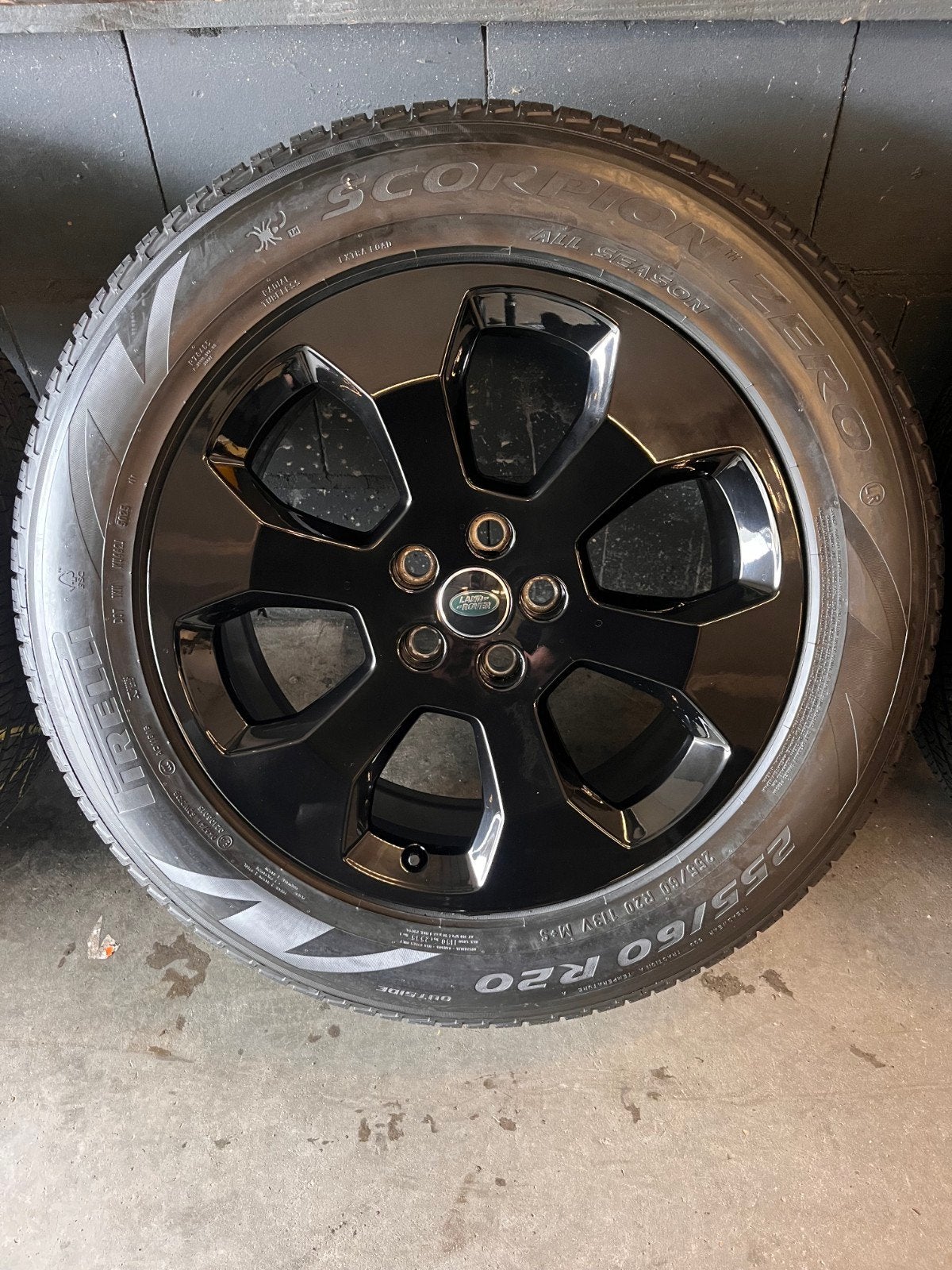 20" Originele All Season Set Defender Pirelli, Land Rover, Gebruikt, 255 mm, Banden en Velgen