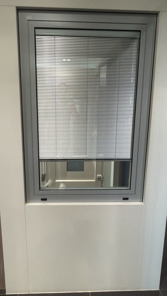 Aluminium kozijn tyoe draai/kiep, Raamkozijn, Aluminium, Zo goed als nieuw, Inclusief glas
