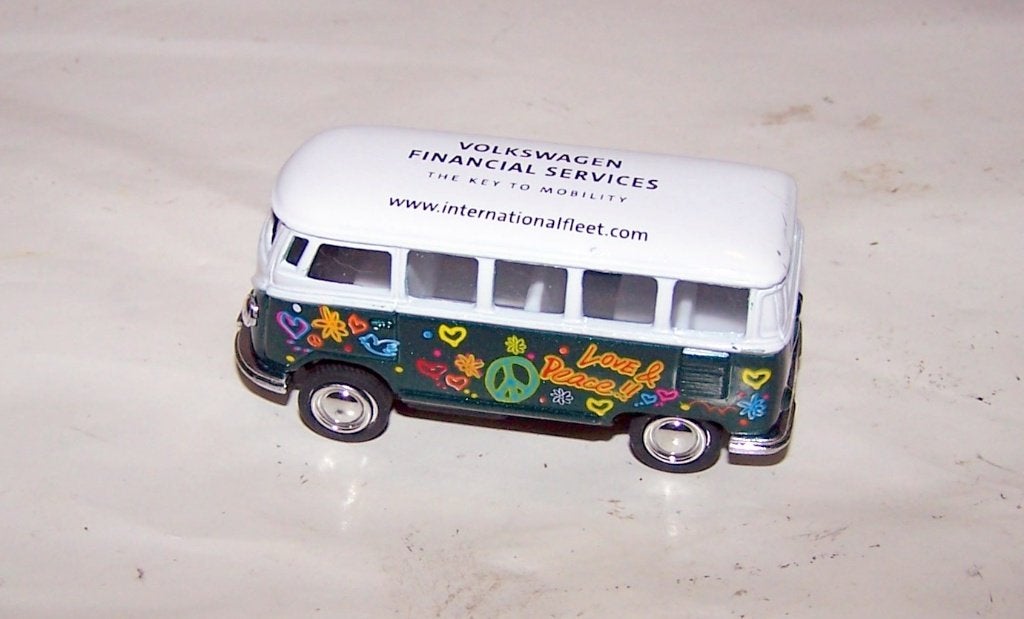 Hippie VW bus. Volkswagen Financial services. Nwst., Ophalen of Verzenden, Zo goed als nieuw, Bus of Vrachtwagen