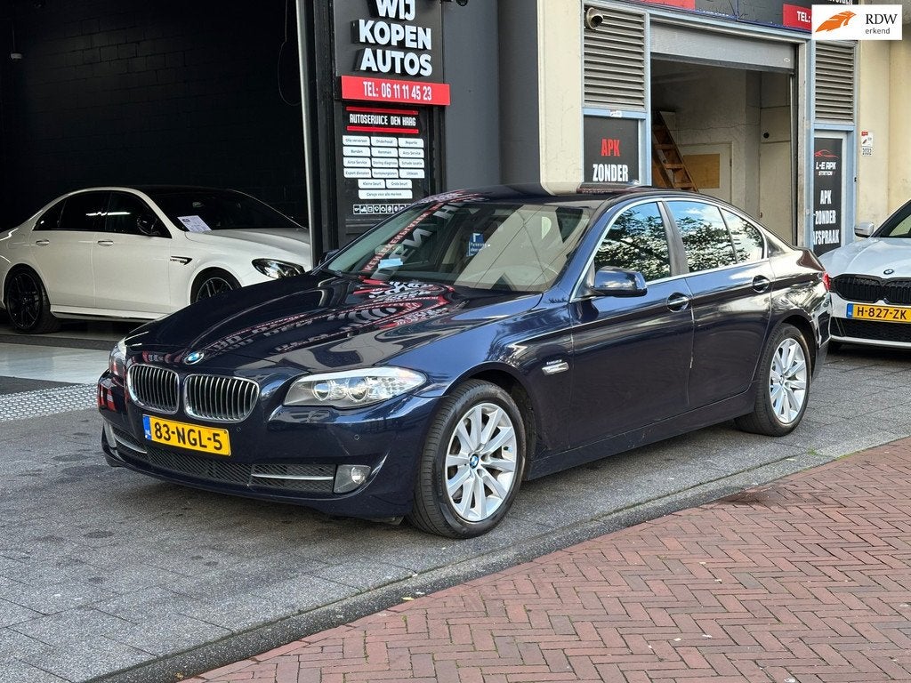 BMW 5-serie 528i Executive Automaat Navi Clima Camera, Auto's, Gebruikt, 2000 kg, 2996 cc, Origineel Nederlands