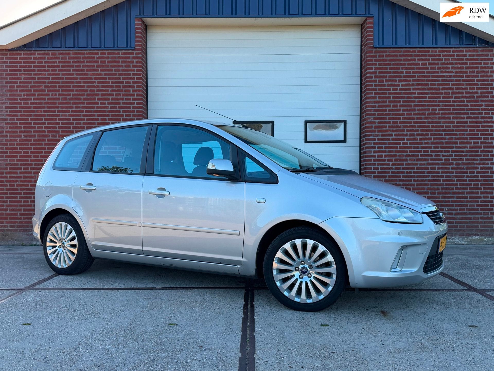 Ford C-Max 1.8 Limited 1e Eigenaar Apk nieuw Navi Cruise Tre, Auto's, Voorwielaandrijving, Dealer onderhouden, Gebruikt, Zwart
