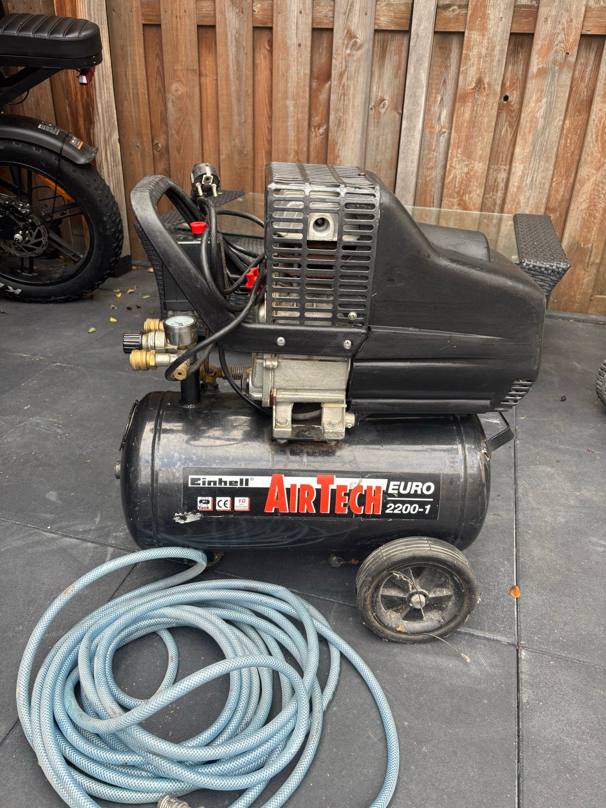 Einhell Airtech Euro 2200-1 Compressor met slang, Doe-het-zelf en Verbouw, Ophalen, Gebruikt, 6 tot 10 bar, 25 tot 100 liter
