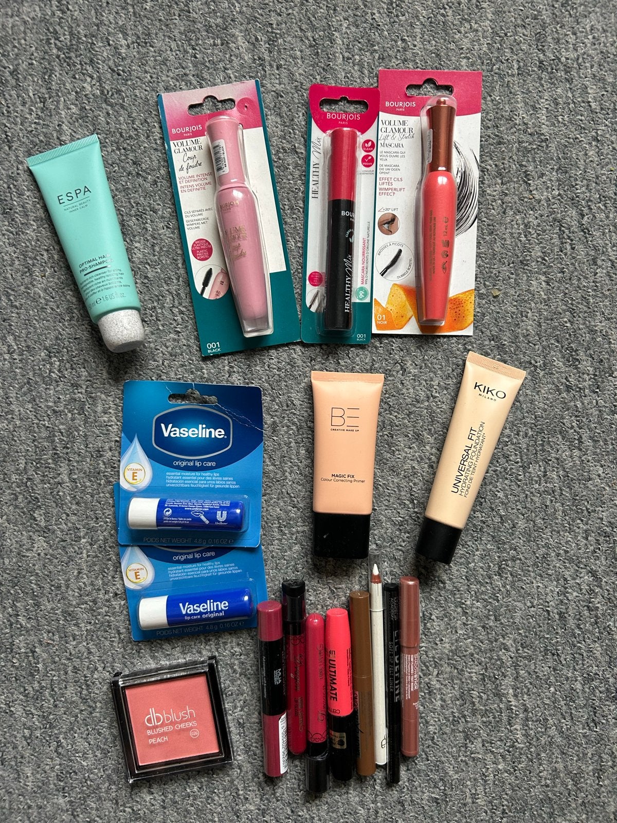 Grote make-up set: mascara, lippenstift, primer en meer, Overige kleuren, Gehele gezicht, Nieuw, Ophalen of Verzenden