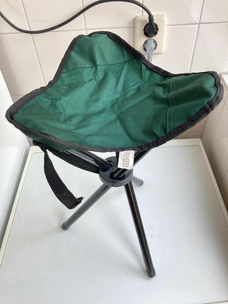 Inklapbaar visserskrukje driepoot campingstoeltje groen, Caravans en Kamperen, Ophalen of Verzenden, Zo goed als nieuw, Campingstoel