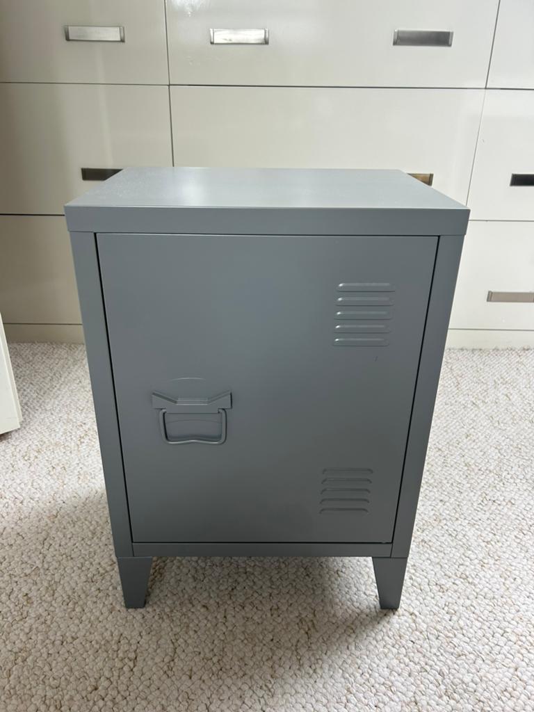 Leuk locker look kastje, Ophalen, Zo goed als nieuw