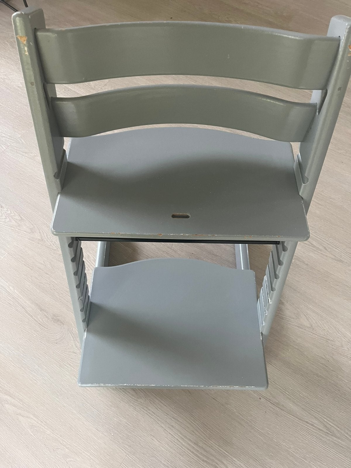 Licht grijze Stokke stoel, Ophalen, Zo goed als nieuw, Meegroeistoel