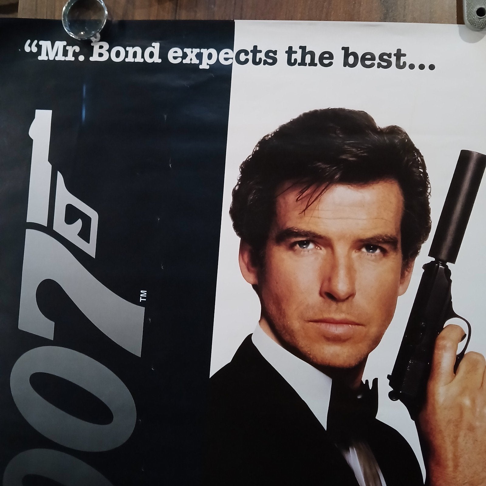 James Bond GoldenEye Alpine reclame poster 80x60 cm, Ophalen of Verzenden, A1 t/m A3, Film en Tv, Rechthoekig Staand