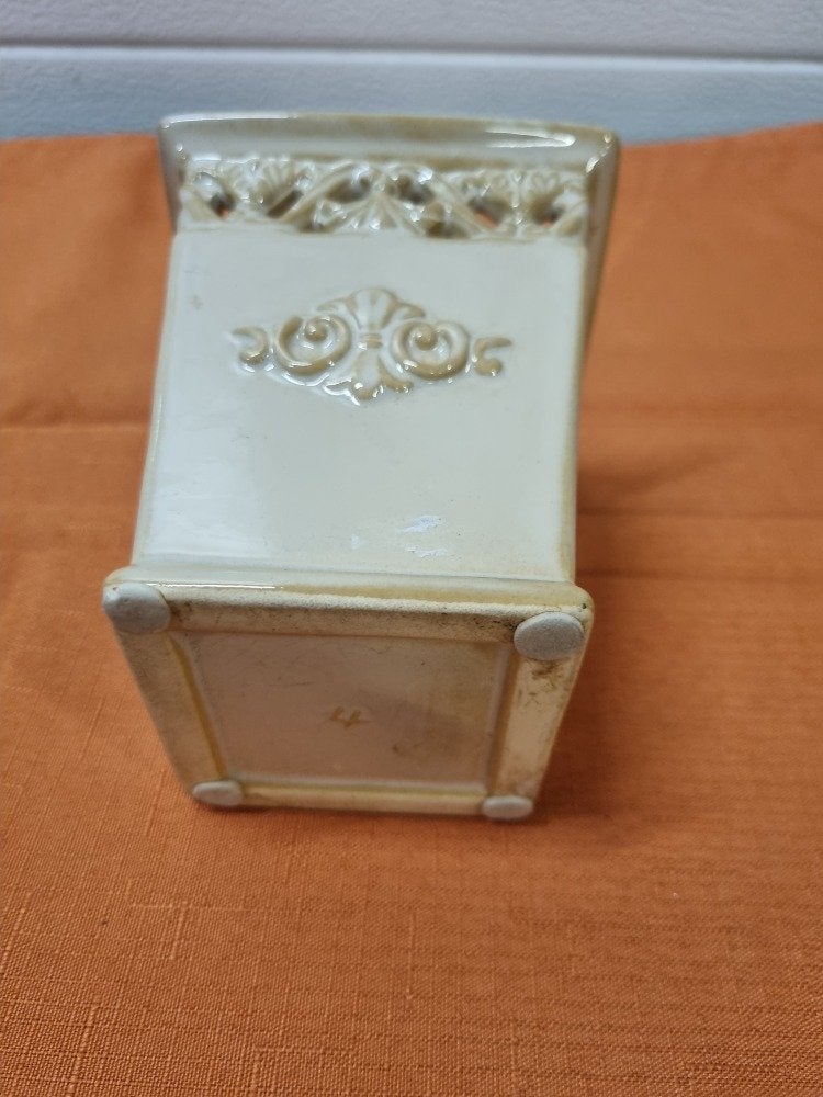 bloempot met opengewerkte rand, Ophalen of Verzenden, 'T Olde Gre-j, Info@toldegrej.nl, Endepoelstraat 20f Didam