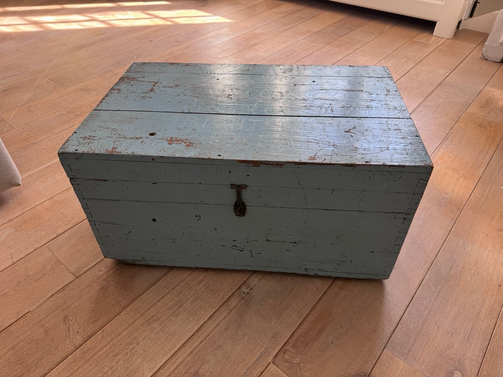 Oude leger kist in sleetse blauwe kleur., Ophalen, Gebruikt, Minder dan 50 cm, 75 tot 100 cm