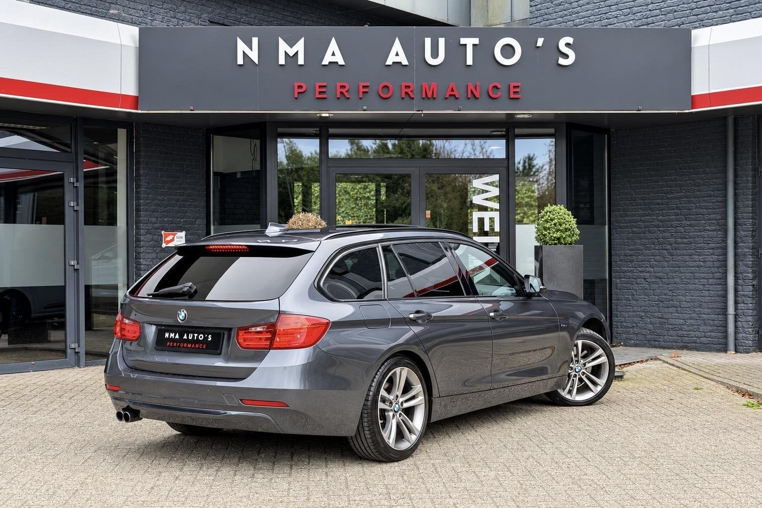 BMW 3-serie Touring 328i M Sport *pops & bangs* PANO INTAKE/, Auto's, Automaat, Gebruikt, 4 cilinders, 245 pk