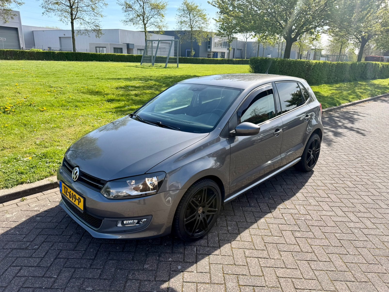Volkswagen Polo 1.6 TDI 66KW DSG 2011 Grijs, Auto's, Volkswagen, 23 km/l, Diesel, Particulier, 111 €/maand