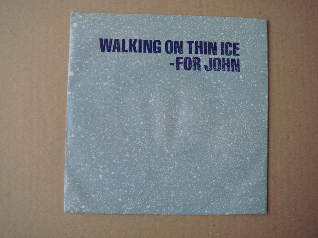 Yoko Ono Walking on thin ice - Vinyl single Portugal, Fotohoes, 7 inch, Ophalen of Verzenden, Zo goed als nieuw
