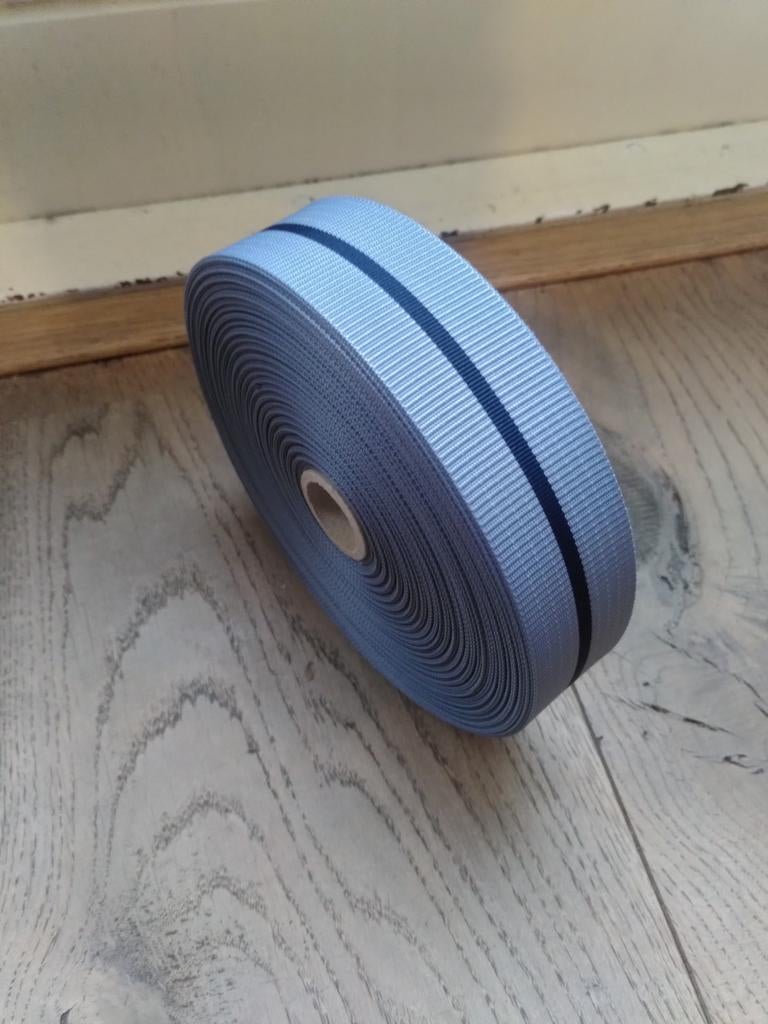Lint grijs met zwarte streep 4 cm breed tassenband, Hobby en Vrije tijd, Naaien en Fournituren, Ophalen of Verzenden, Nieuw, Lint, Band of Elastiek
