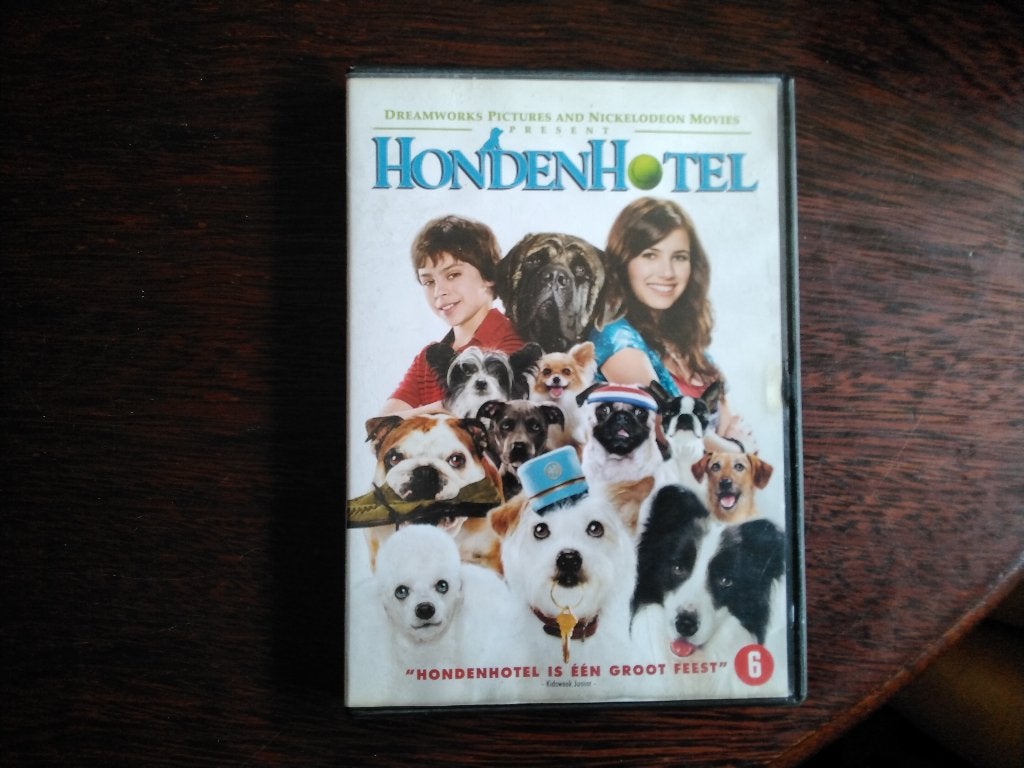 Hondenhotel, origineel, Avontuur, Ophalen of Verzenden, Zo goed als nieuw, Vanaf 6 jaar