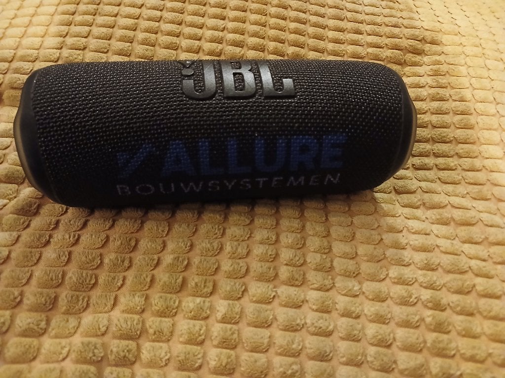 Jbl  flip 6 speaker