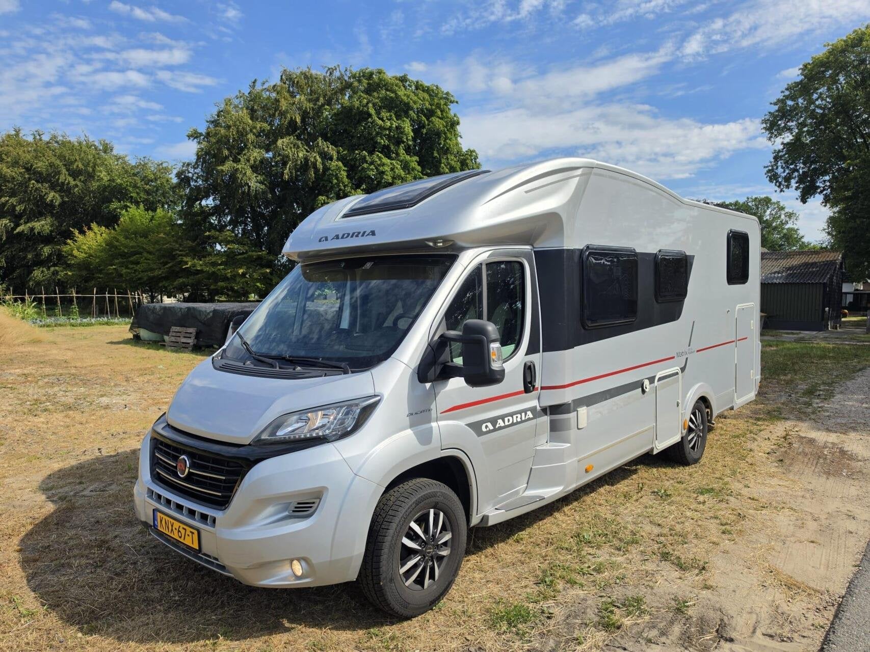 Adria MATRIX M 670SL PLATINUM, 5-PERS, 2 X AIRCO, NIEUWSTAAT, Dakluik, 7 tot 8 meter, Bedrijf, Adria