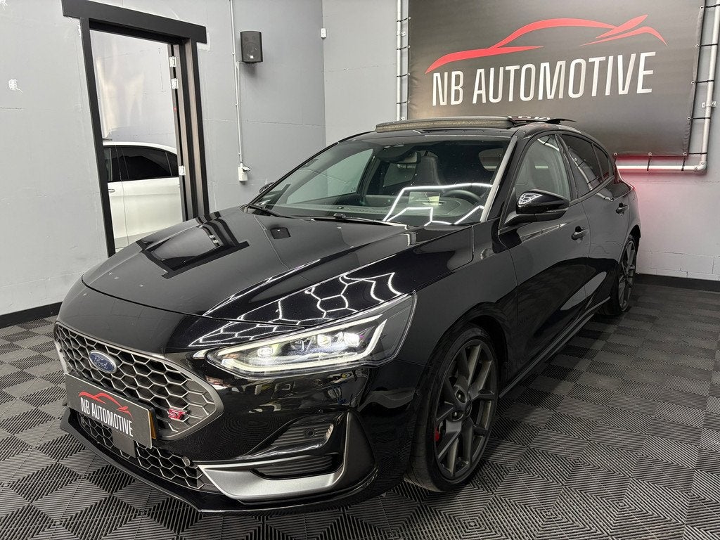 Ford Focus 2.3 EcoBoost ST-X, Gebruikt, 4 cilinders, 1436 kg, Bedrijf