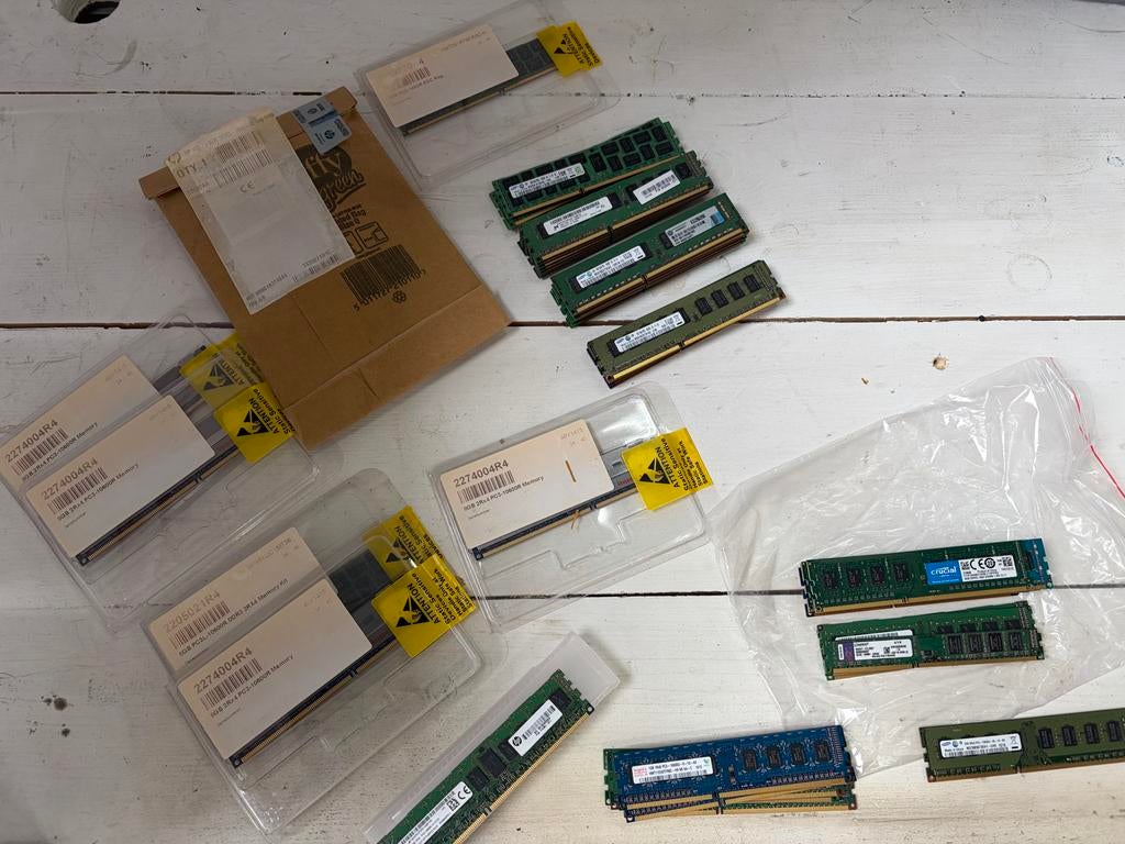 Partij 50x DDR3 RAM Geheugen voor Desktops & Workstations, Computers en Software, RAM geheugen, Gebruikt, Desktop, 4 GB, DDR3