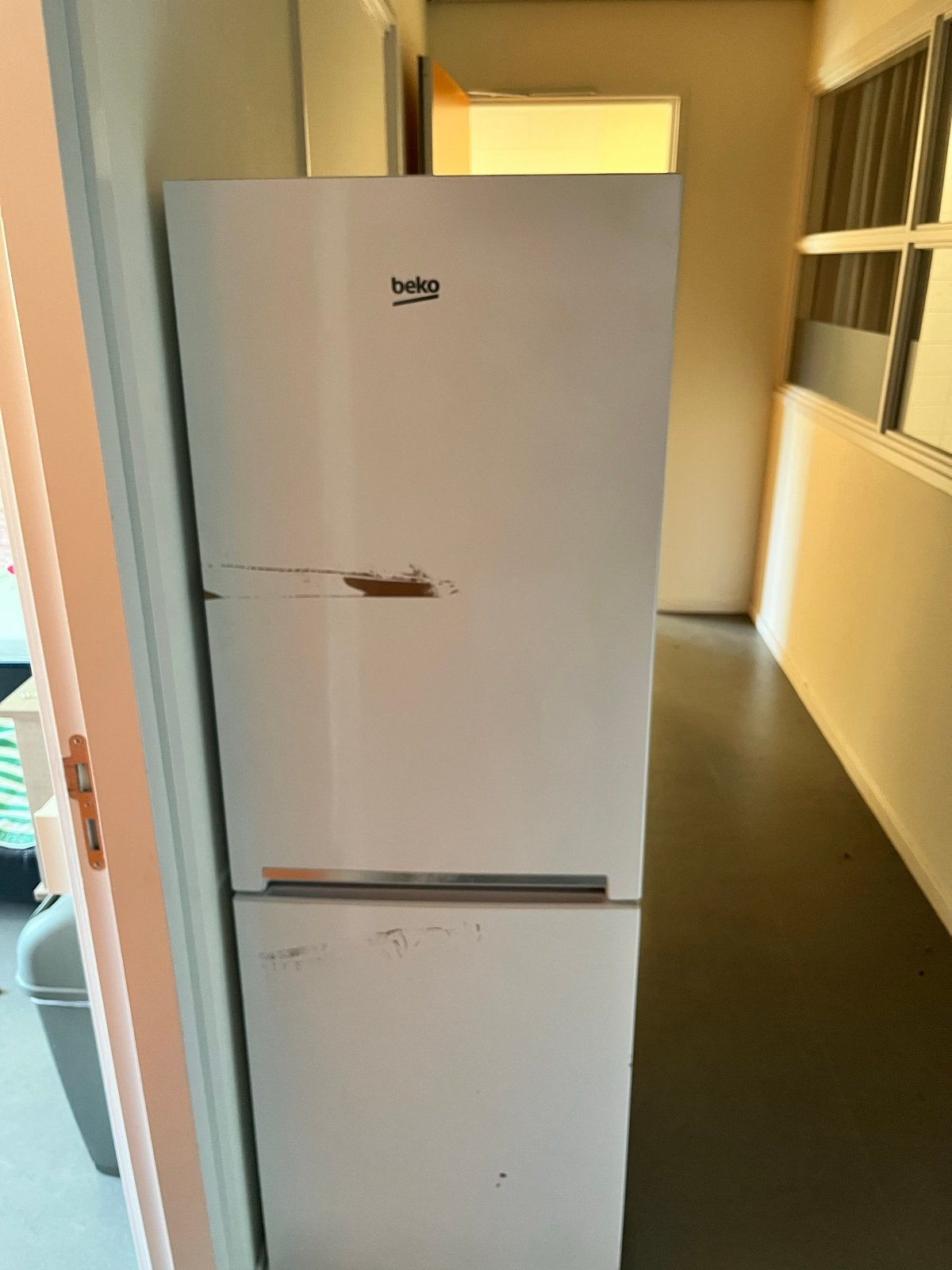 Gratis af te halen: kapotte Beko koelkast voor onderdelen, Ophalen, Niet werkend, Met aparte vriezer, 160 cm of meer