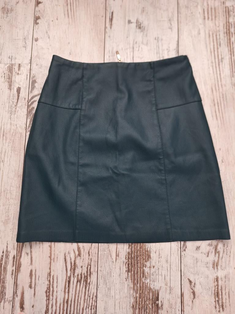 Amisu donkergroen nepleren rokje, maat S/36, Ophalen of Verzenden, Maat 36 (S), Gedragen, Boven de knie