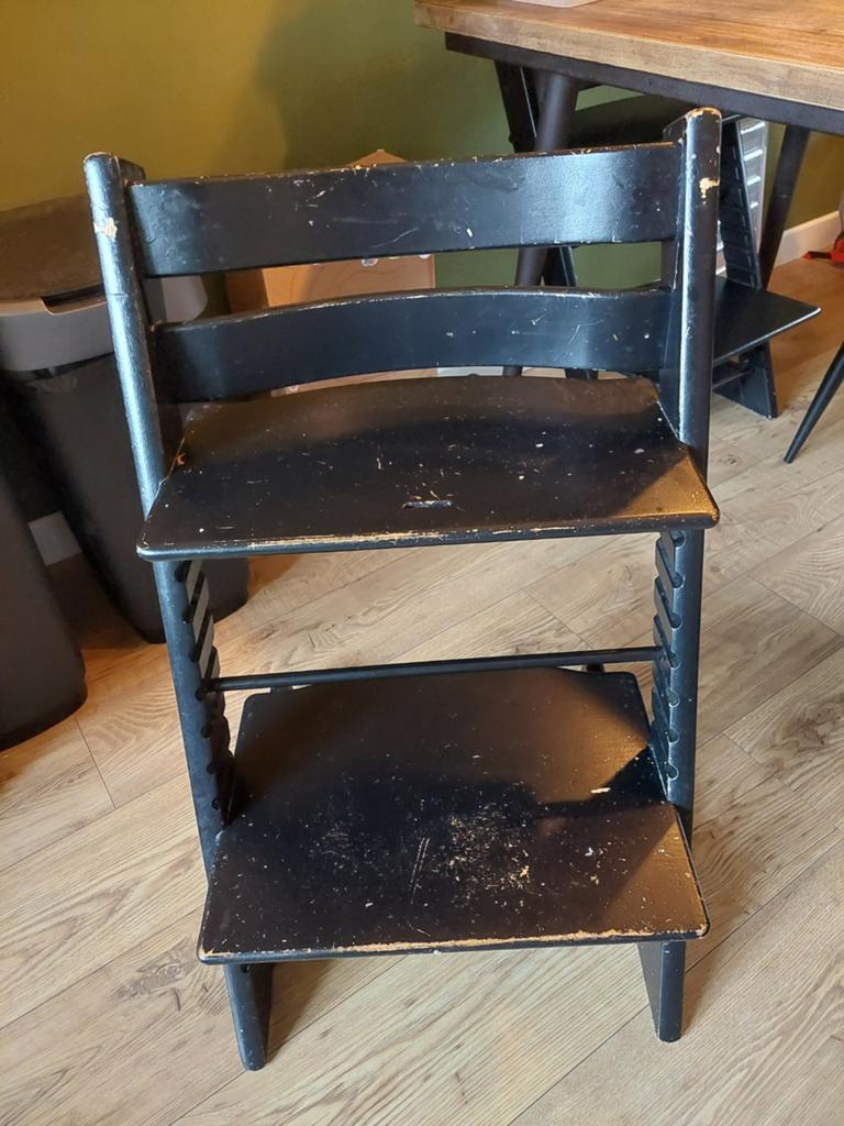 Stokke Tripp Trapp zwart inclusief accessoires (o.a. babyset, Kinderen en Baby's, Kinderstoelen, Ophalen, Gebruikt, Meegroeistoel