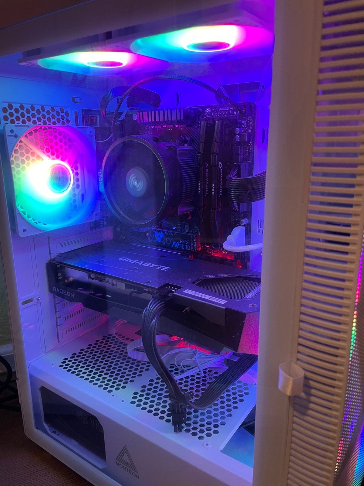 Ryzen 5, 32GB DDR4, Radeon RX 6600 XT, Computers en Software, Ophalen of Verzenden, Zo goed als nieuw, Gaming, 4 Ghz of meer