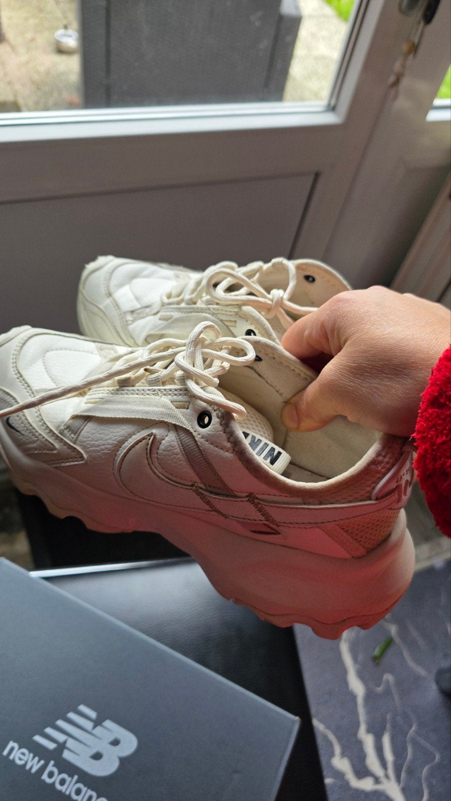 Nike sneakers, maat 38, zo goed als nieuw, Kleding | Dames, Nike, Ophalen of Verzenden, Beige