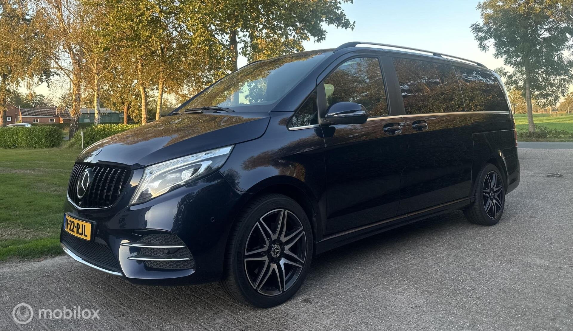 Foto 14 van Mercedes V-klasse 250d 4-MATIC PANO DC AMG Exclusive MARGE
