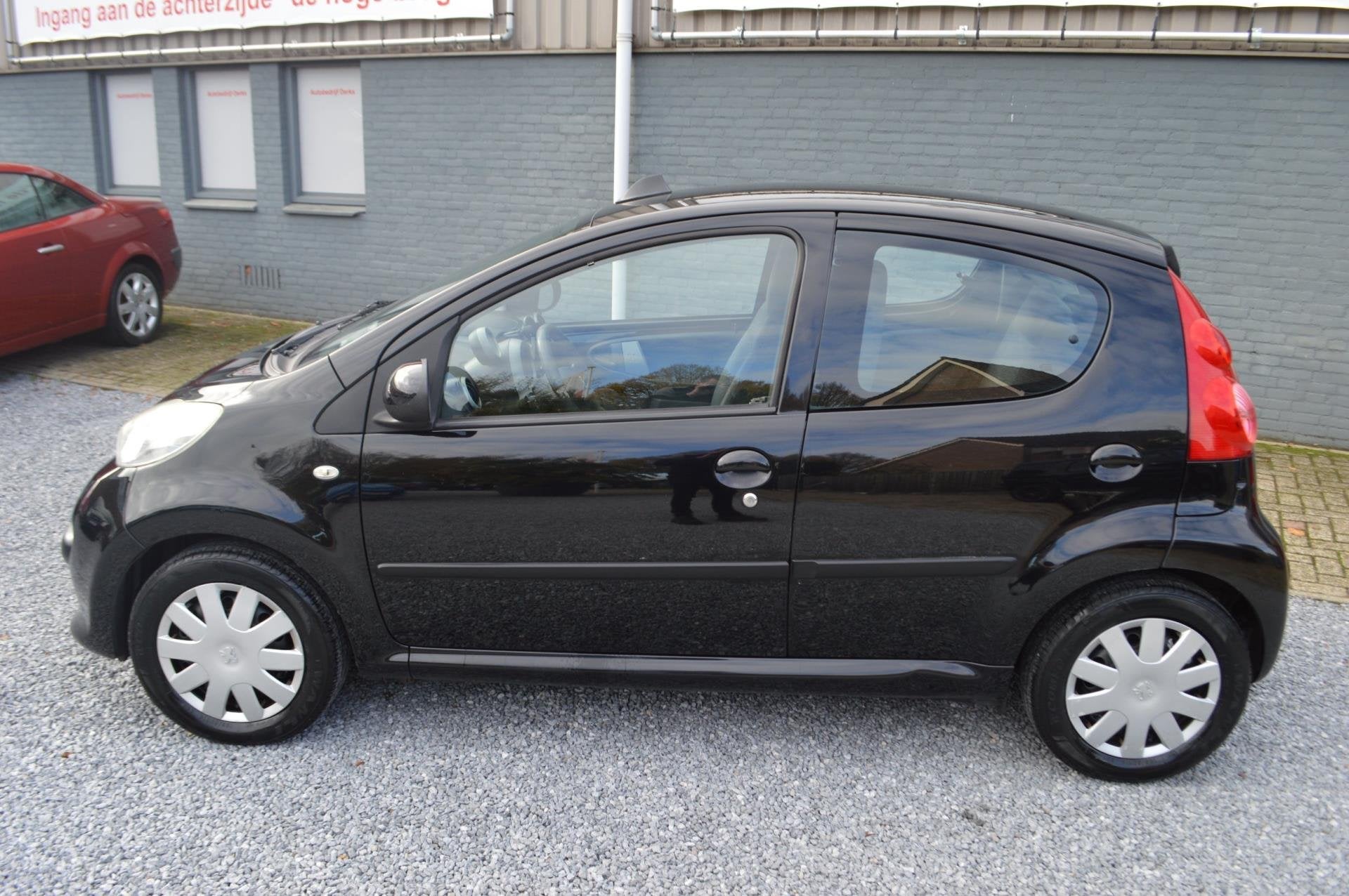Peugeot 107 1.0-12V XS Airco Stuurbekrachtiging 5Drs Jaar ga, Voorwielaandrijving, Stof, Gebruikt, 4 stoelen