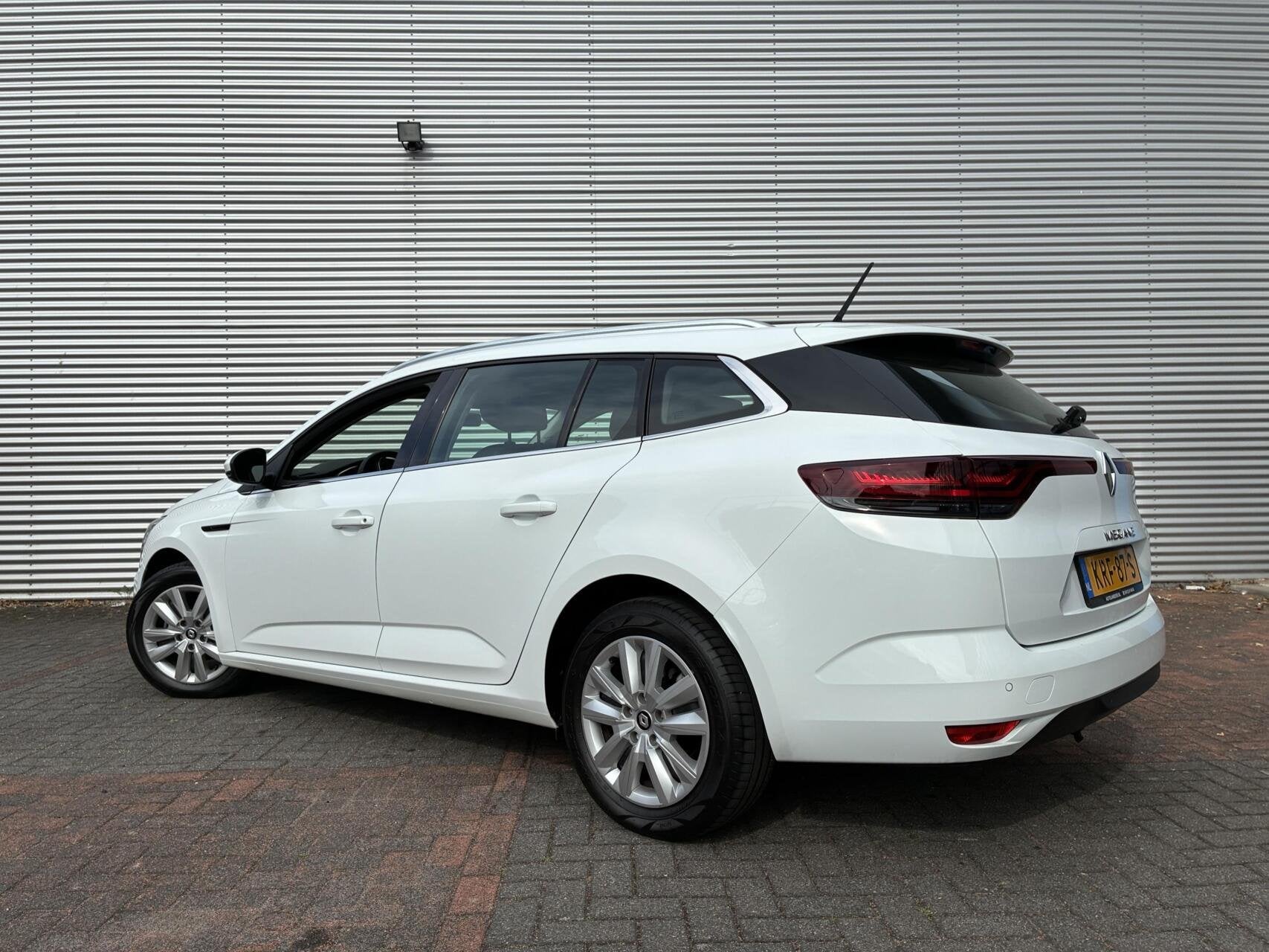 Renault Megane Estate 1.3 TCe Airco Cruise Carplay Led 2022, Voorwielaandrijving, Gebruikt, 4 cilinders, Leder en Stof