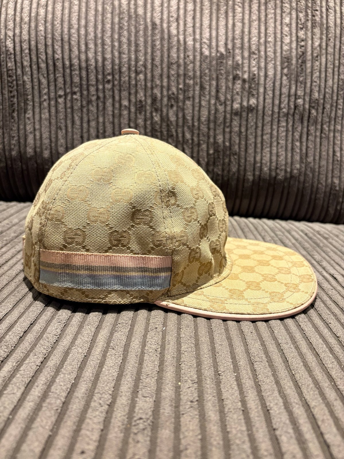 Limmeted Gucci Pet - orgineel, Kleding | Dames, Hoeden en Petten, Ophalen of Verzenden, Gedragen, 58 cm (L, 7¼ inch) of meer, Pet