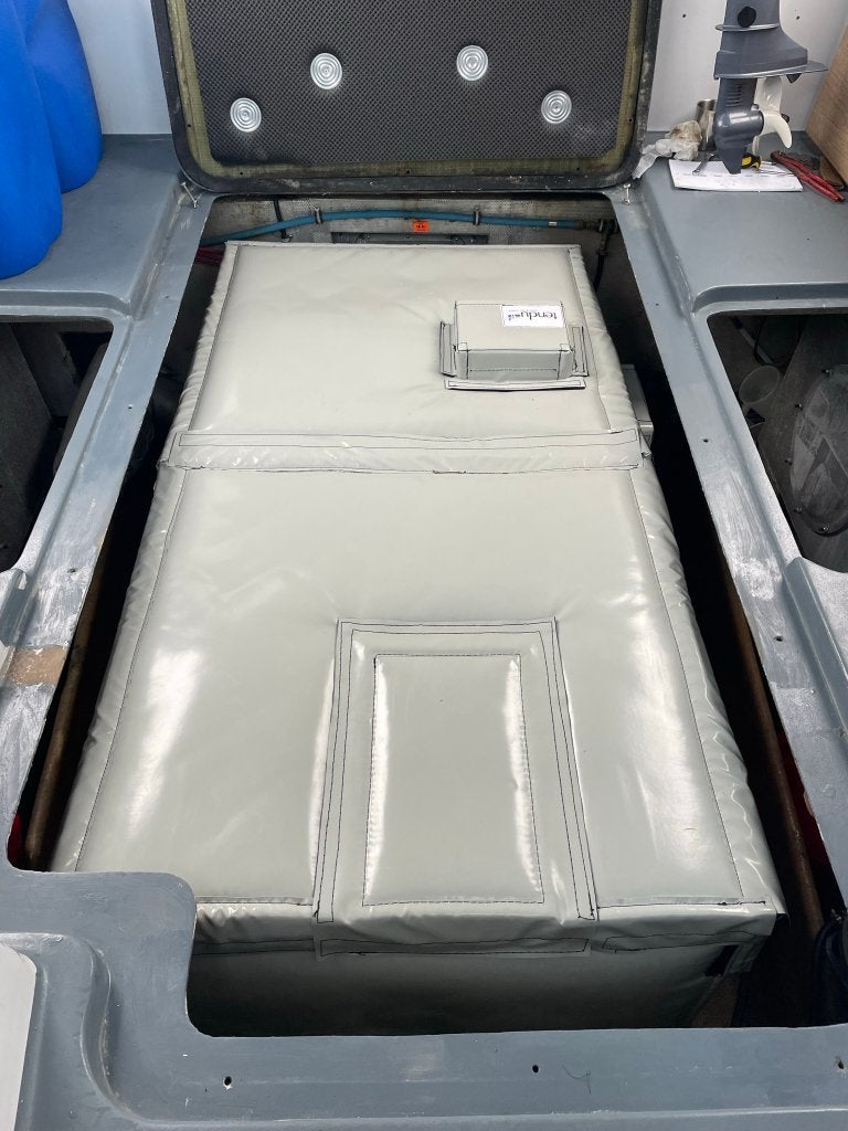 Foto 12 van Willard Marine Tender 35ft Mk7 - EPOXY - NEW engine