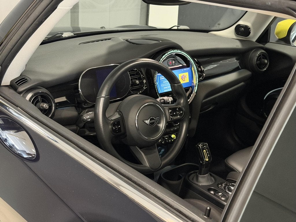 MINI Electric MINI Yours 33 kWh | Harman Kardon | Panorama d, Auto's, Mini, Gebruikt, 33 kWh, 4 stoelen, Leder