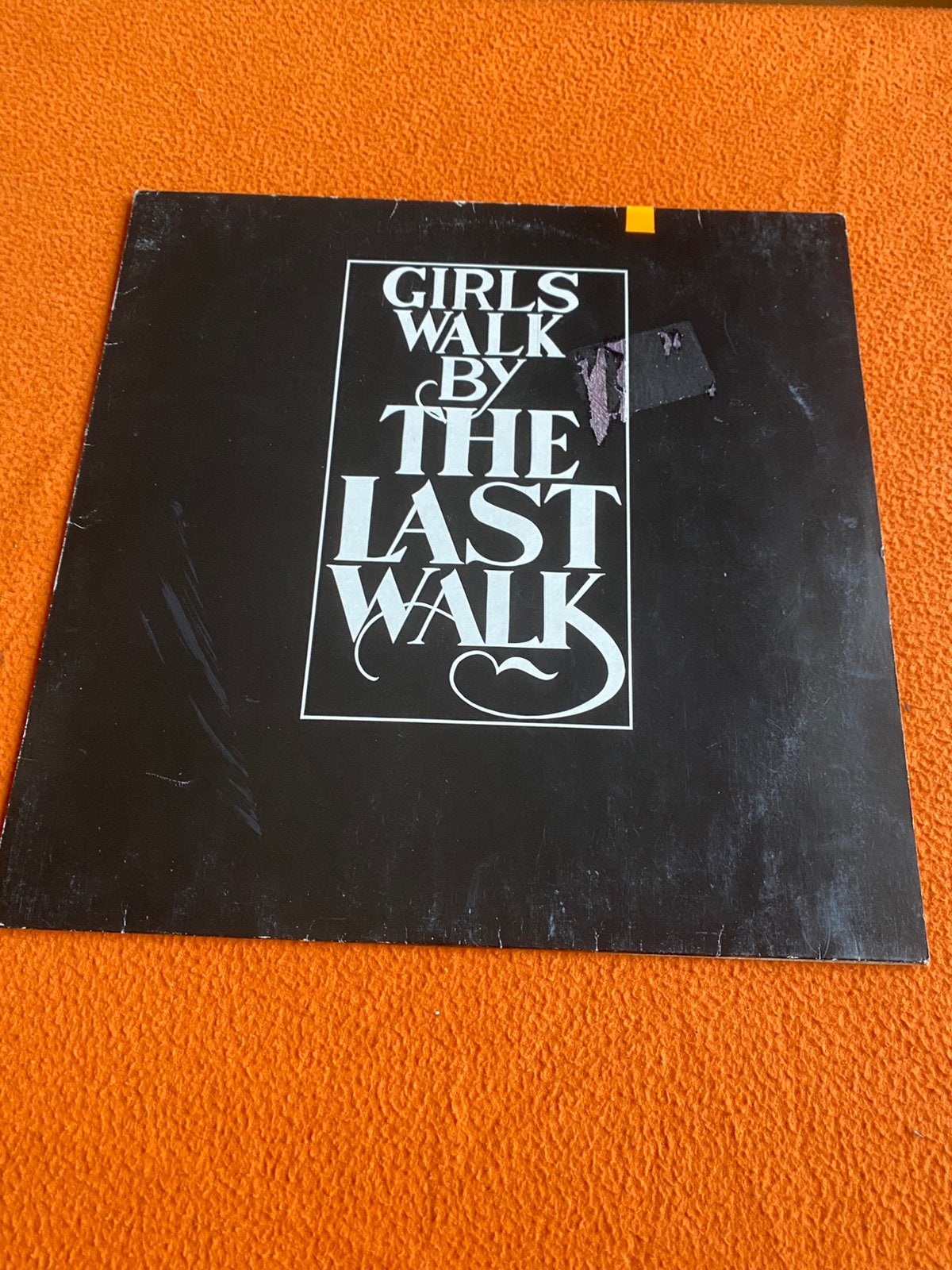Girls walk by / Ge Reinders, Ophalen of Verzenden, Zo goed als nieuw, Overige formaten