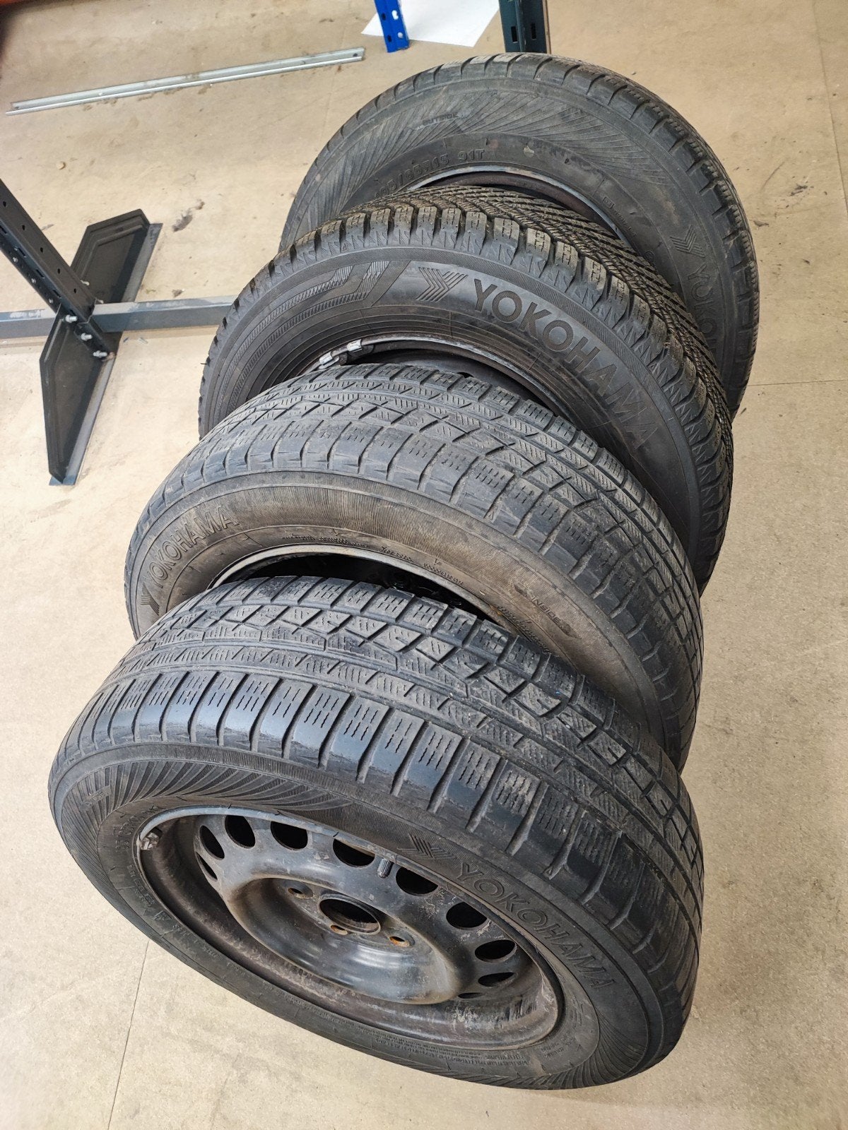 Suzuki SX4 of Fiat Sedeci winterset, Ophalen, Gebruikt, 15 inch, Banden en Velgen