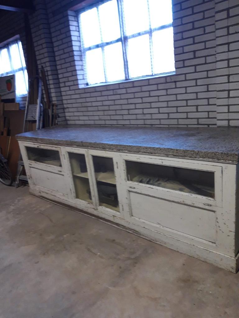 Antieke toonbank, Ophalen