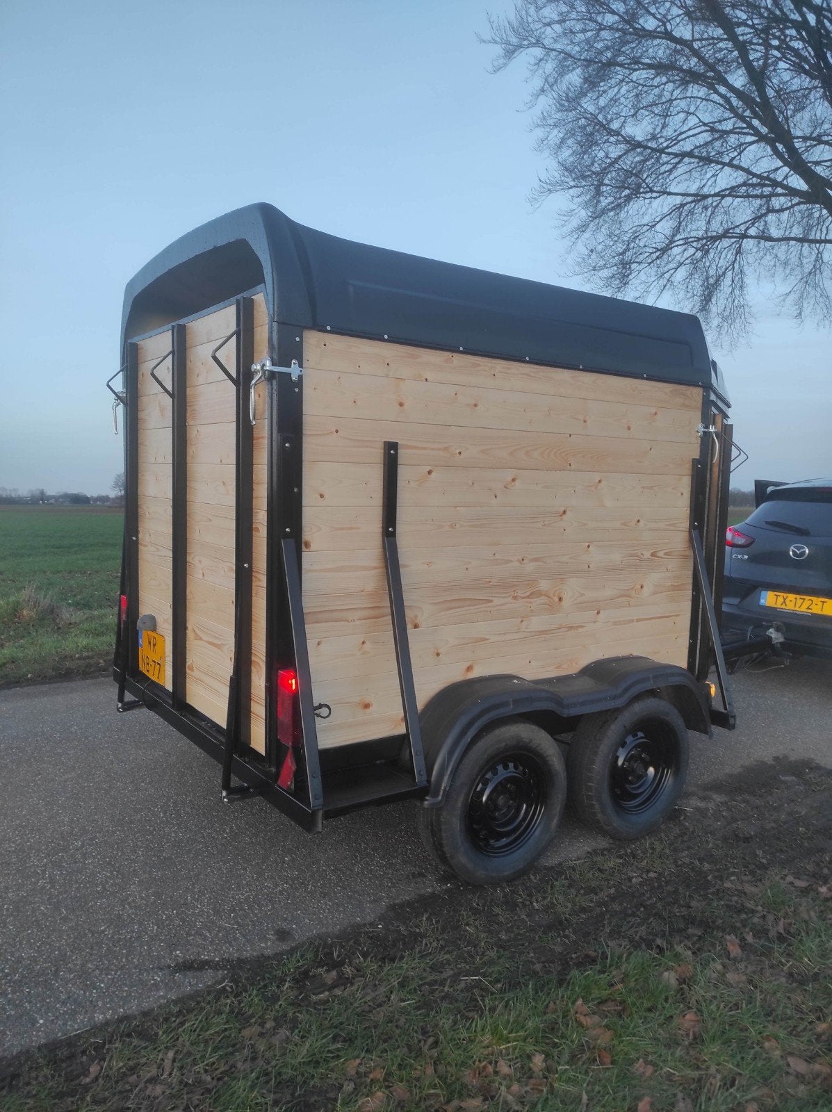 Mooie motortrailer dichte bagagewagen / aanhangwagen  henra, Ophalen, Gebruikt
